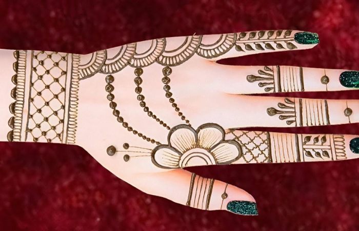 Eid Simple Stylish Back Hand Mehndi Designs