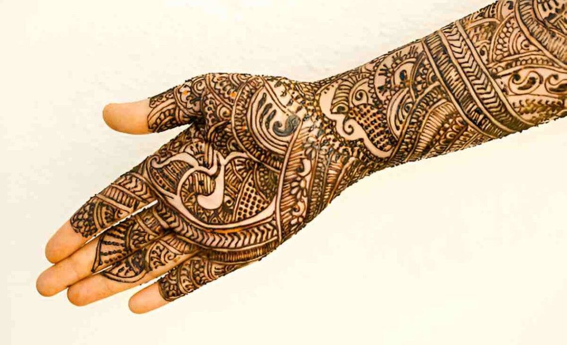 Mehndi Design Simple New 2024 Front Hand