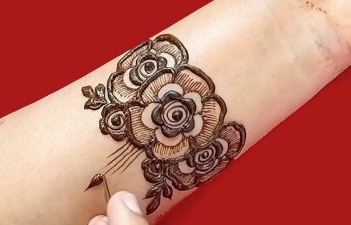 Floral Bracelet Mehndi Design