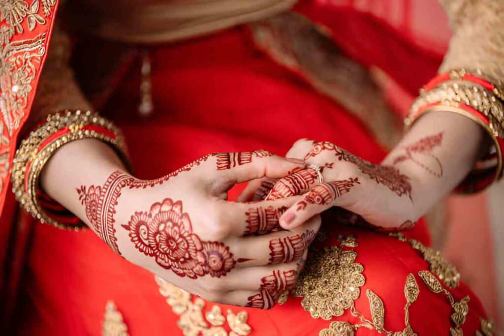 Simple Mehandi Design For Girls